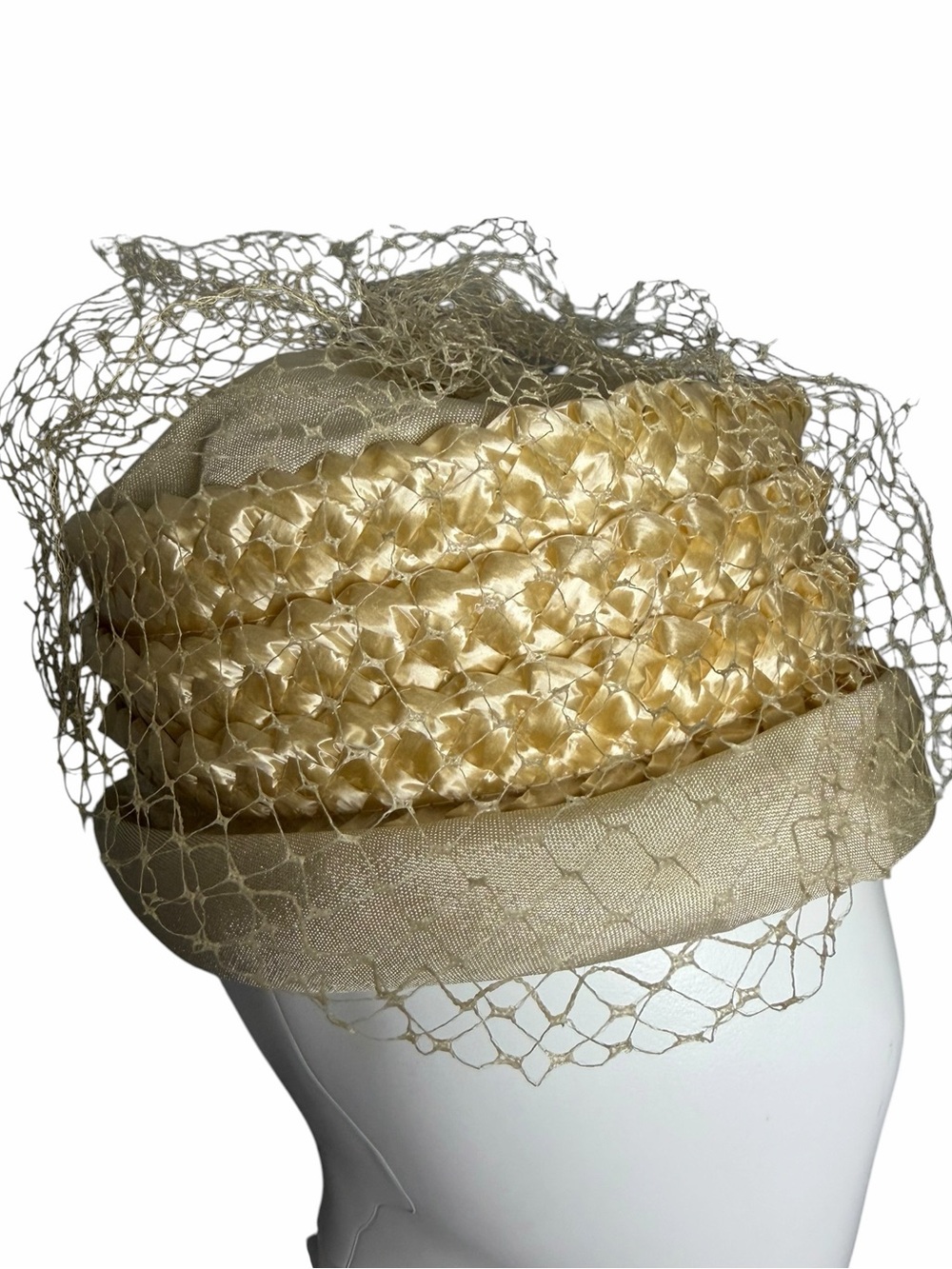 Vintage Women's Cream Straw Pillbox Hat with Veil
